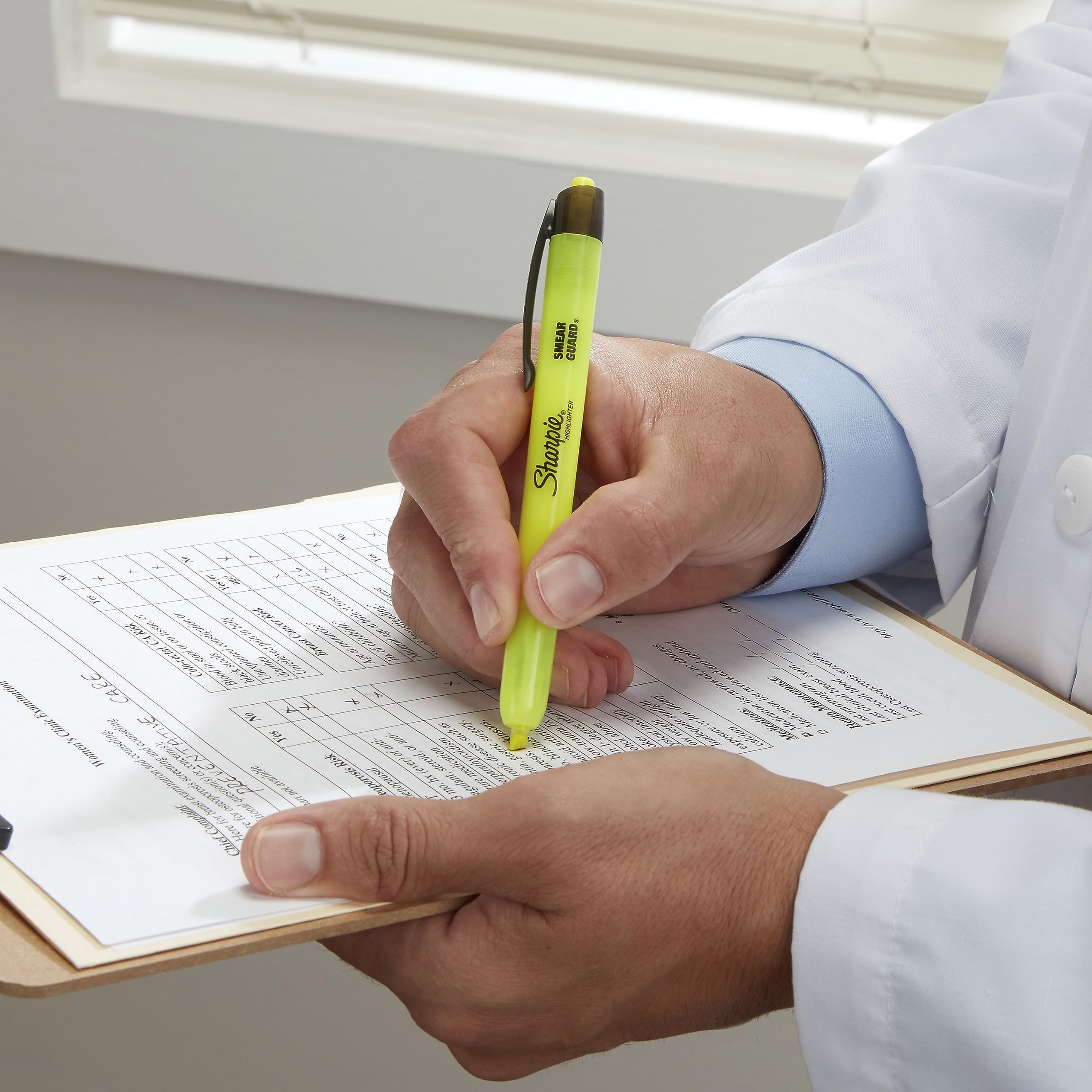 Sharpie Retractable Highlighters, Chisel Tip, Fluorescent Yellow, 12 Count